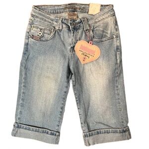 NWT Bubblegum Light Blue Denim Jean Knee Shorts Size 5